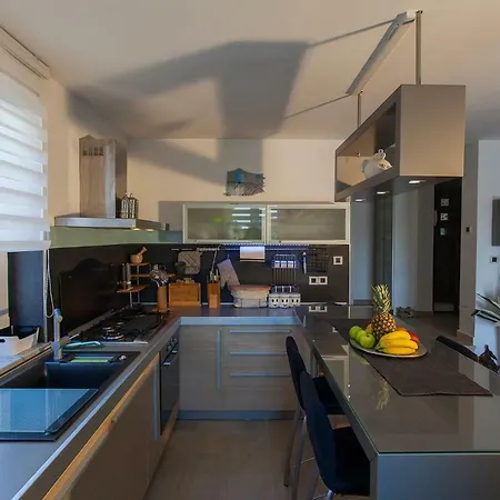 Simon Says Apartment
